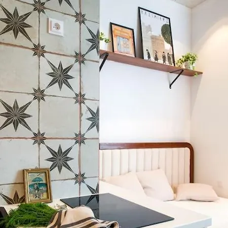 Bohemian Style Apt In The Centre 아파트